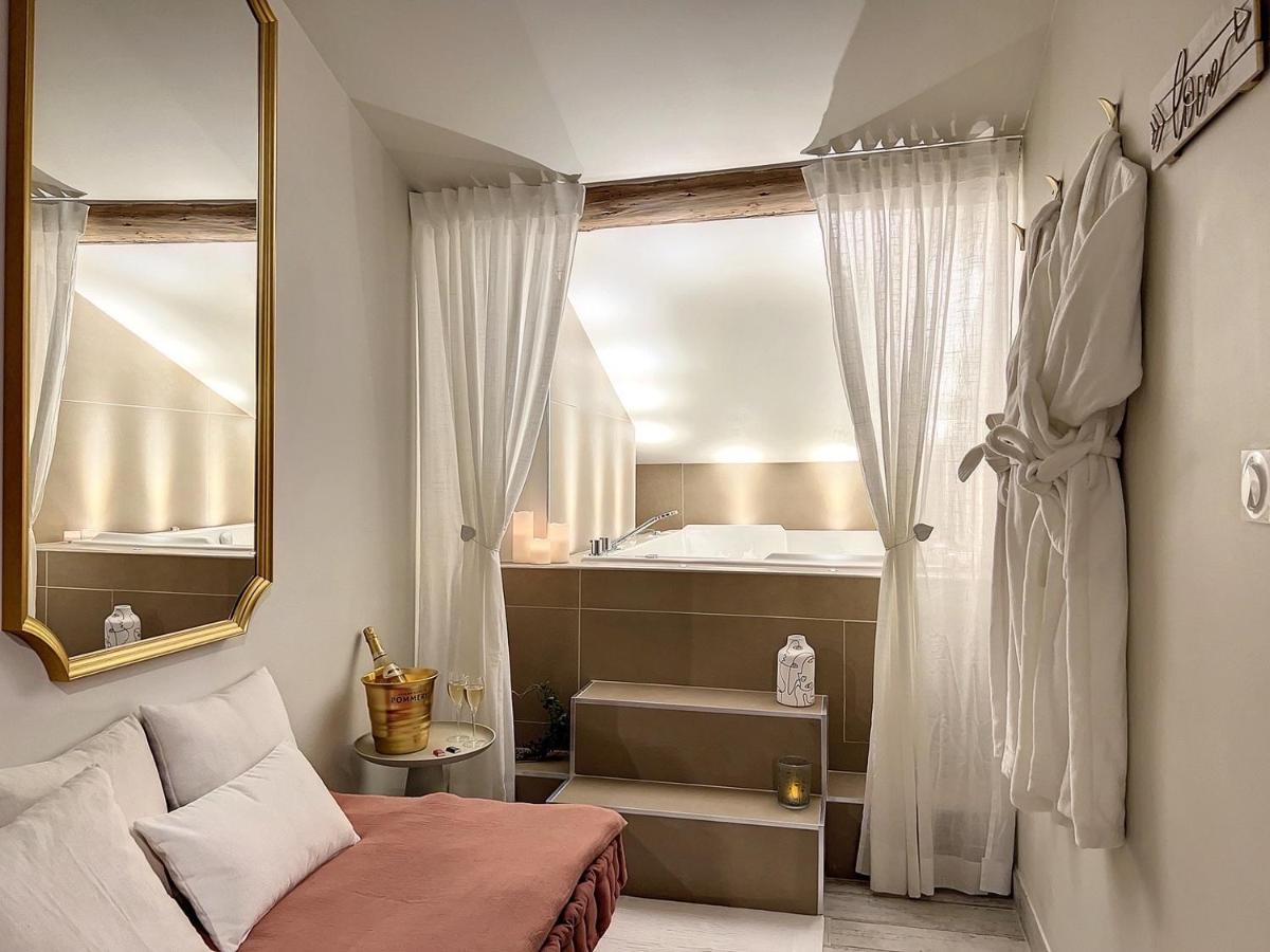 Cocon Blanc Calin Avec Jacuzzi Privatif - Loveroom Insolite Vila Velha Exterior foto